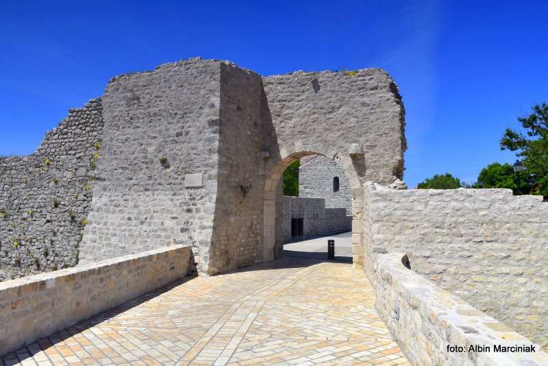 Nin romantyczne miasto w Europie 25