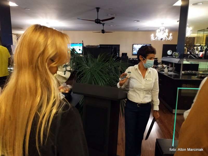 procedury Covid w transporcie i pobycie foto Albin Marciniak 5