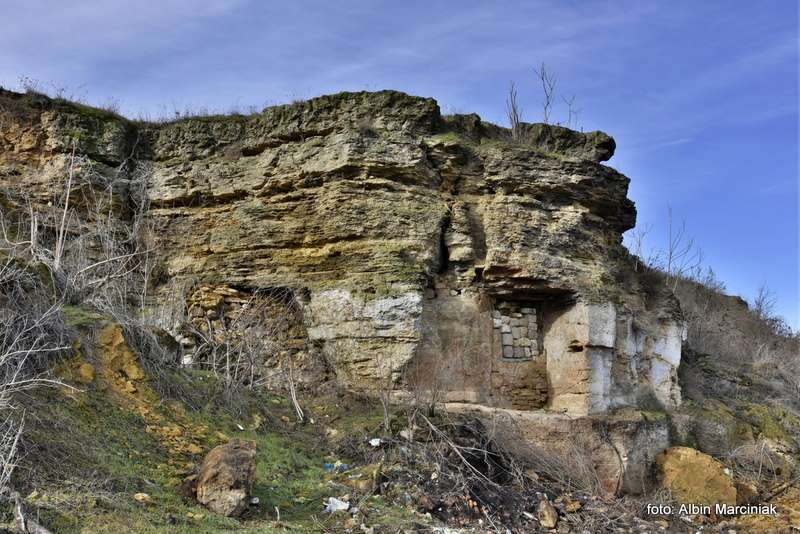 domy wykute w skale 52