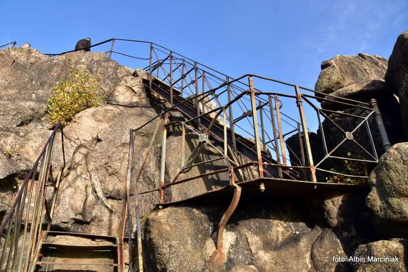 Sokoliki w Rudawach Janowickich na Dolnym Slasku skaly teren wspinaczkowy 12