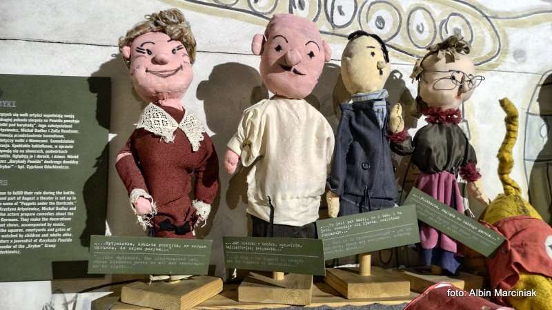 Muzeum Powstania Warszawskiego 33