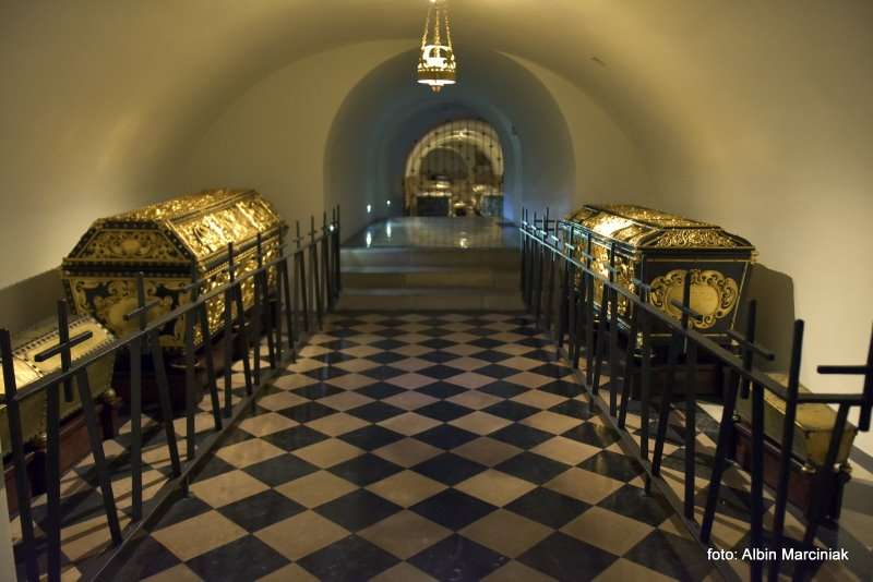 Sarkofagi w Krypcie Zygmuntowskiej