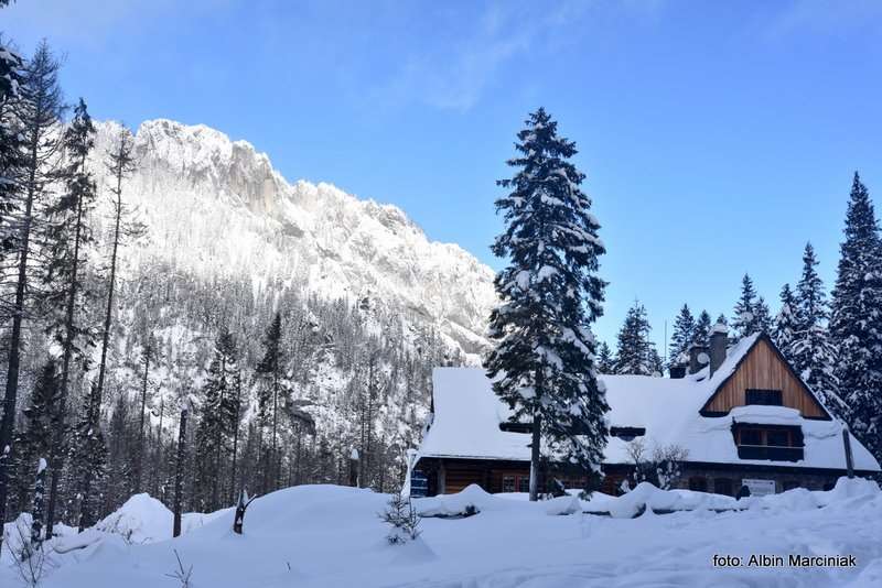 Schronisko Górskie PTTK na Hali Ornak 13