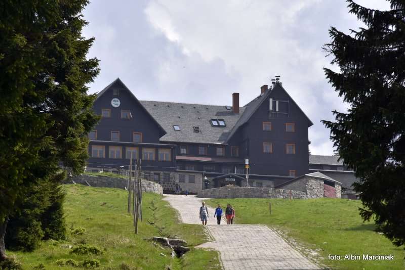 schronisko na Hali Szrenickiej 1