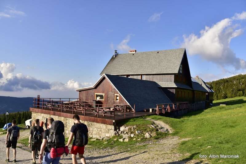 schronisko na Hali Szrenickiej 18