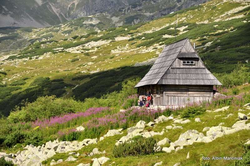 Schronisko w Dolinie Pięciu Stawów Polskich 3