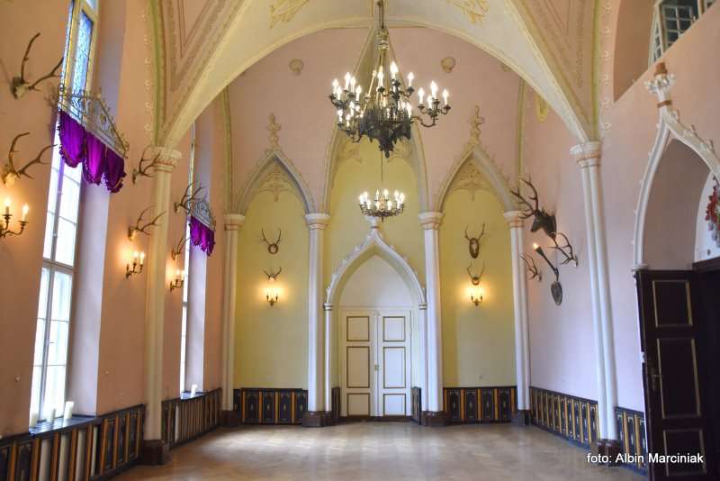 Zamek Leśna Skała w Szczytnej 17