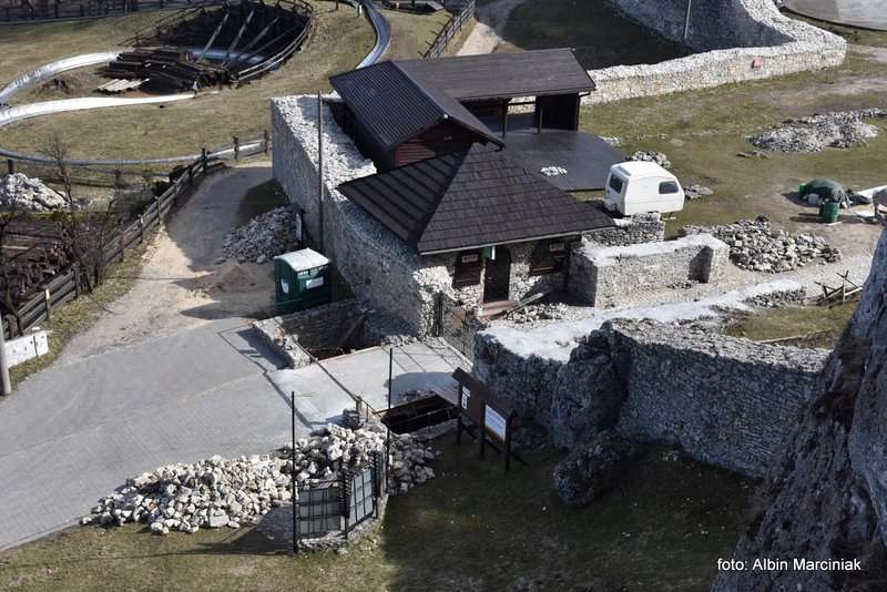 Ogrodzieniec marzec 2019 remont 2