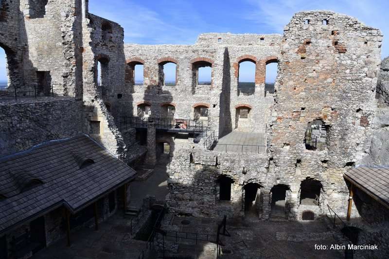 Zamek Ogrodzieniec 11