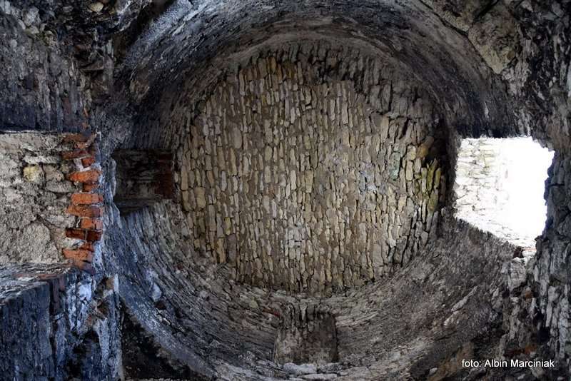 Zamek Ogrodzieniec 33