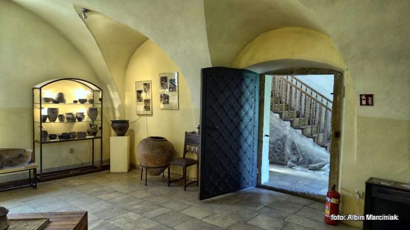 Zamek i dworek w Branicach 16