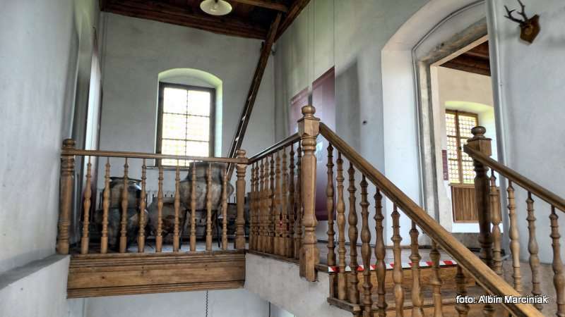 Zamek i dworek w Branicach 22