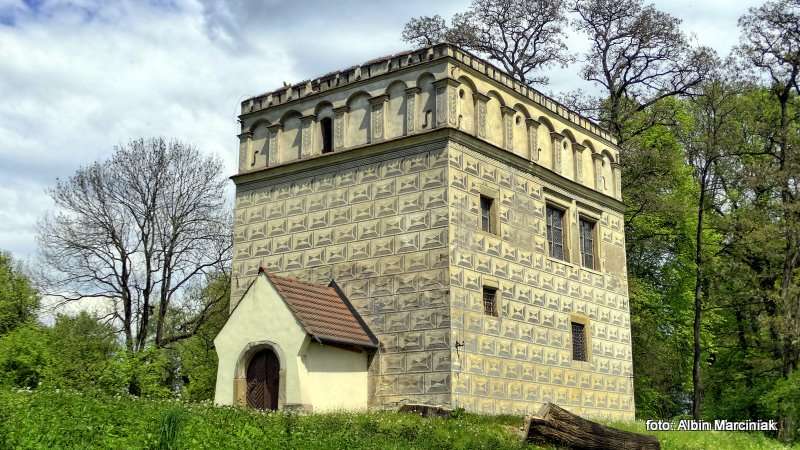 Zamek i dworek w Branicach 26