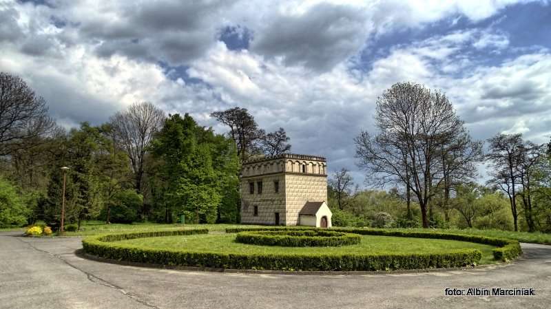 Zamek i dworek w Branicach 28
