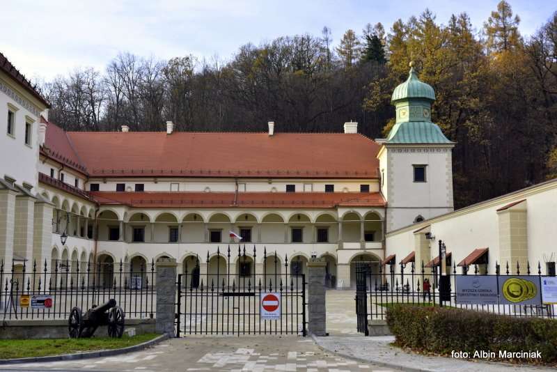 Zamek w Suchej Beskidzkiej 5