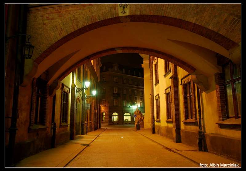 http://www.klubpodroznikow.com/images/stories/art_inne/spacer_po_krakowie/ul.Pijarska.jpg