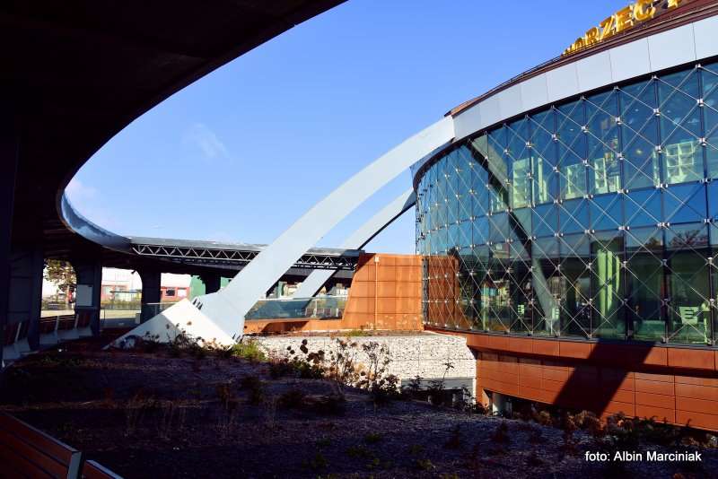 Dworzec Autobusowy w Kielcach UFO 3