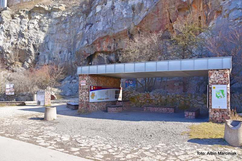 Rezerwat przyrody Kadzielnia Kielce Jaskinia 4