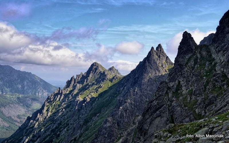 http://www.klubpodroznikow.com/images/stories/relacje/tatry_rysy/DSC_0138.JPG